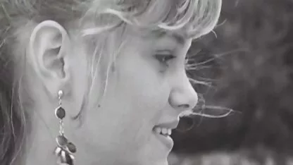 Blonde-teen και μουσική γυμνές ερασιτεχνικές φωτογραφίες σε δράση