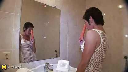 Τι γέρος ξυρίζει τα κορίτσια