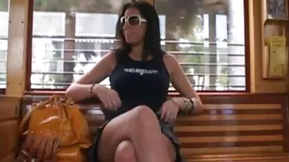 Γυμνό, δημόσιο, ομαδικό σεξ