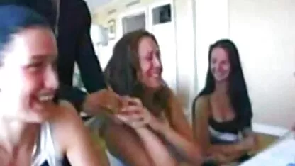 Γιος σεξ με τη σειρά του milf σε ρόκο