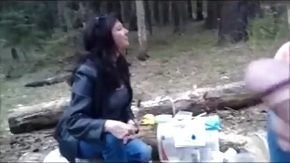 3 γυναίκες παρακολουθούν δωρεάν