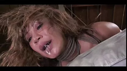 Bdsm ava 2 hot lady φωτογραφίες
