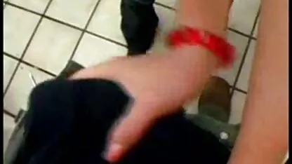 δημόσια τουαλέτα! Δωρεάν βίντεο κλιπ πορνό