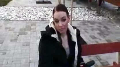 Έφηβοι σε δημόσια ερωτική μασάζ
