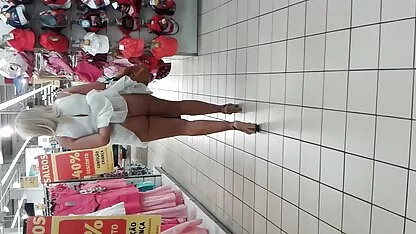 Super Bazaar: Δωρεάν βίντεο P Porn χωρίς κιλότες