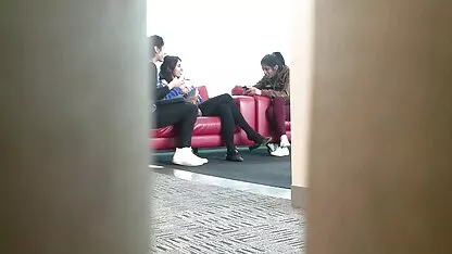 Μαύρο και έβενο ποδόσφαιρο αυνανισμός σόλο κάμερα