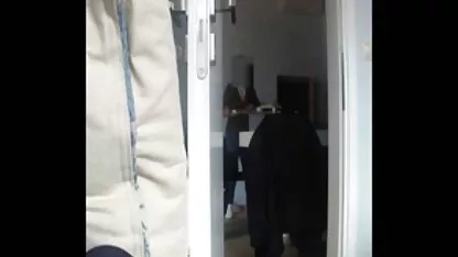Η υπηρεσία δωματίου γελάει! Μητέρες γαλακτοπαραγωγής