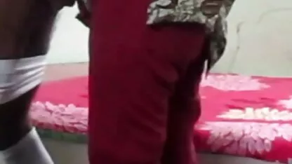 Η σύζυγος απορροφά κώλο με λουράκι και πηγαίνει δωρεάν πορνό 4 Τζάκρες